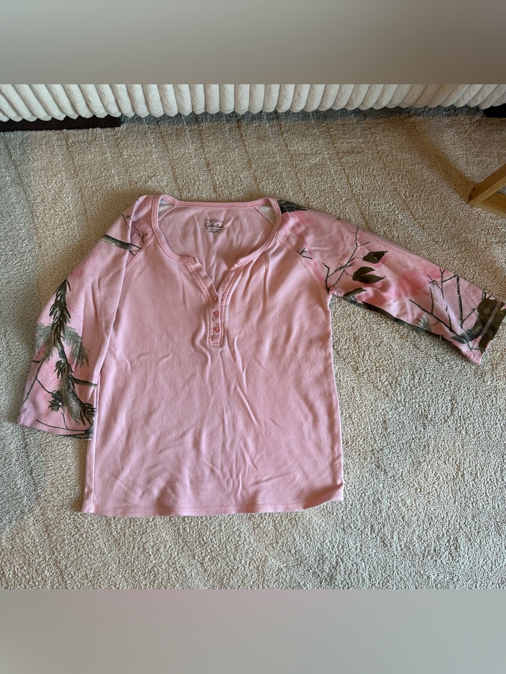 Cabelas Women’s Pink Realtree Camouflage Long Sleeve Shirt
